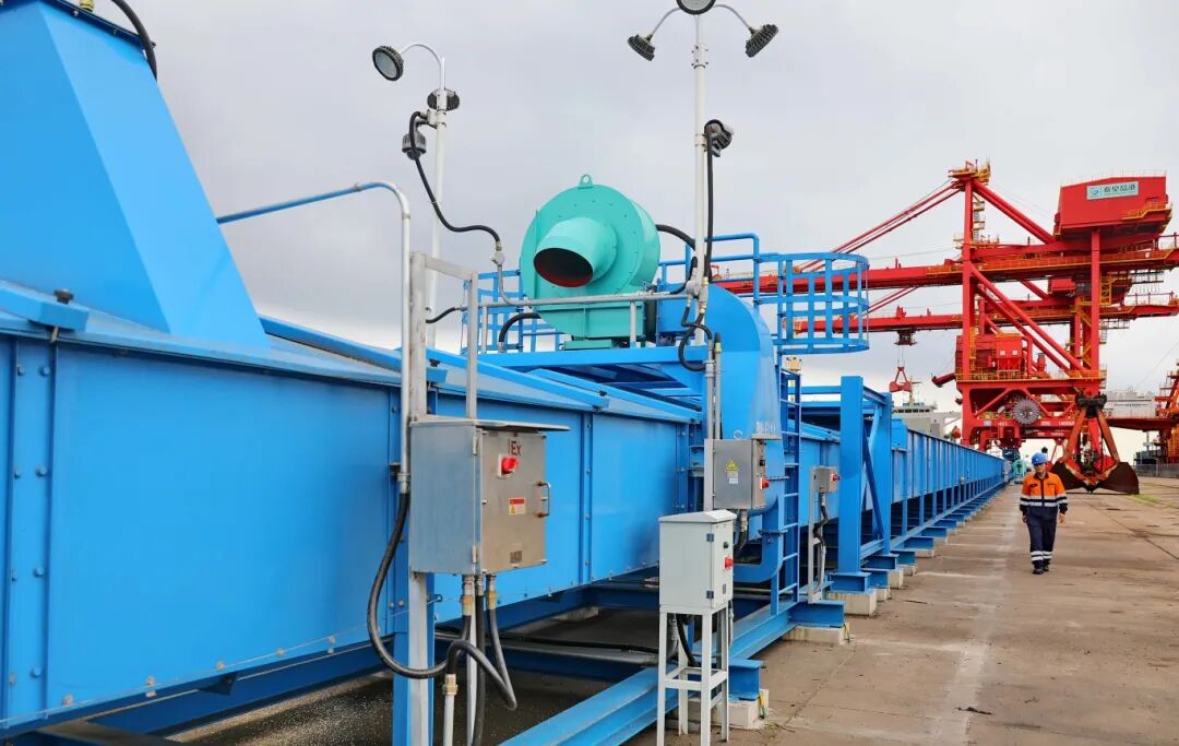 光格科技光纖傳感方案落地秦皇島港304泊位，助力糧食管廊氣墊式皮帶機實(shí)現全息化智能監測